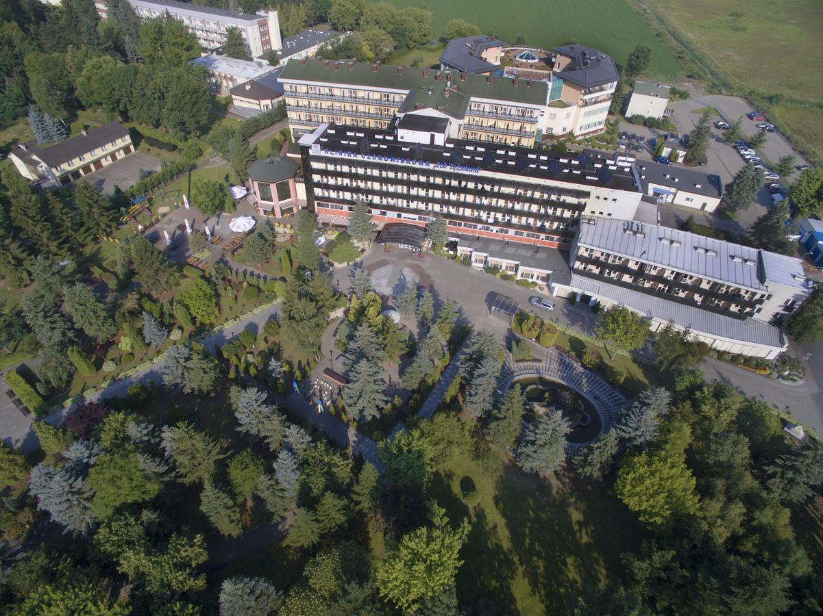מלון שיצ'וצ'ינק Klinika Uzdrowiskowa "Pod Tezniami" מראה חיצוני תמונה